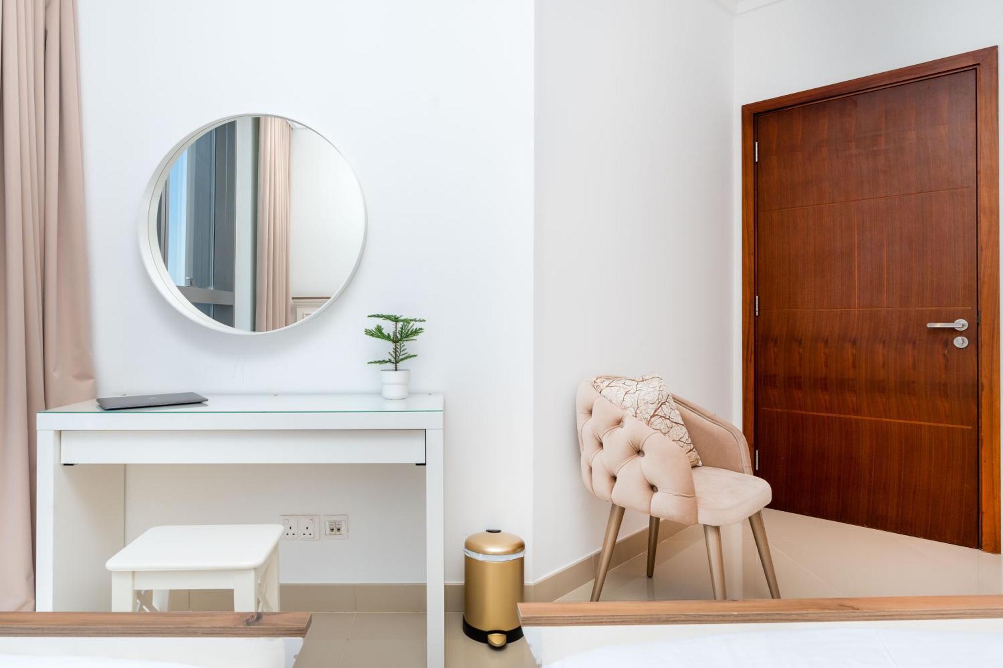 Lux Apt-Burj View Opp. Dxb Mall 두바이 외부 사진