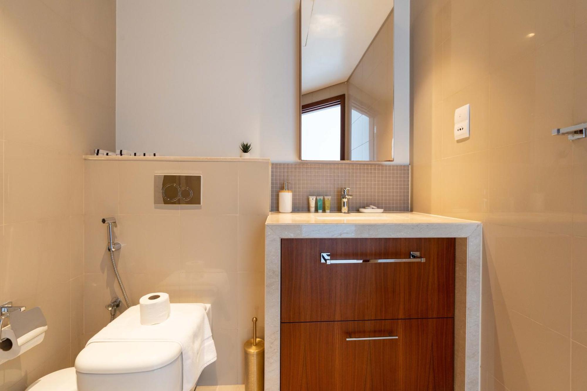 Lux Apt-Burj View Opp. Dxb Mall 두바이 외부 사진